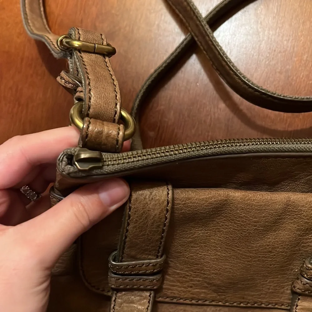 Fossil Crossbody - Picture 4 of 8
